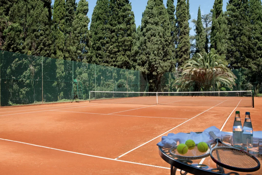 Villa Cortine Palace Hotel tennis court