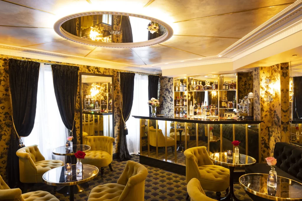 Manolita Paris Bar