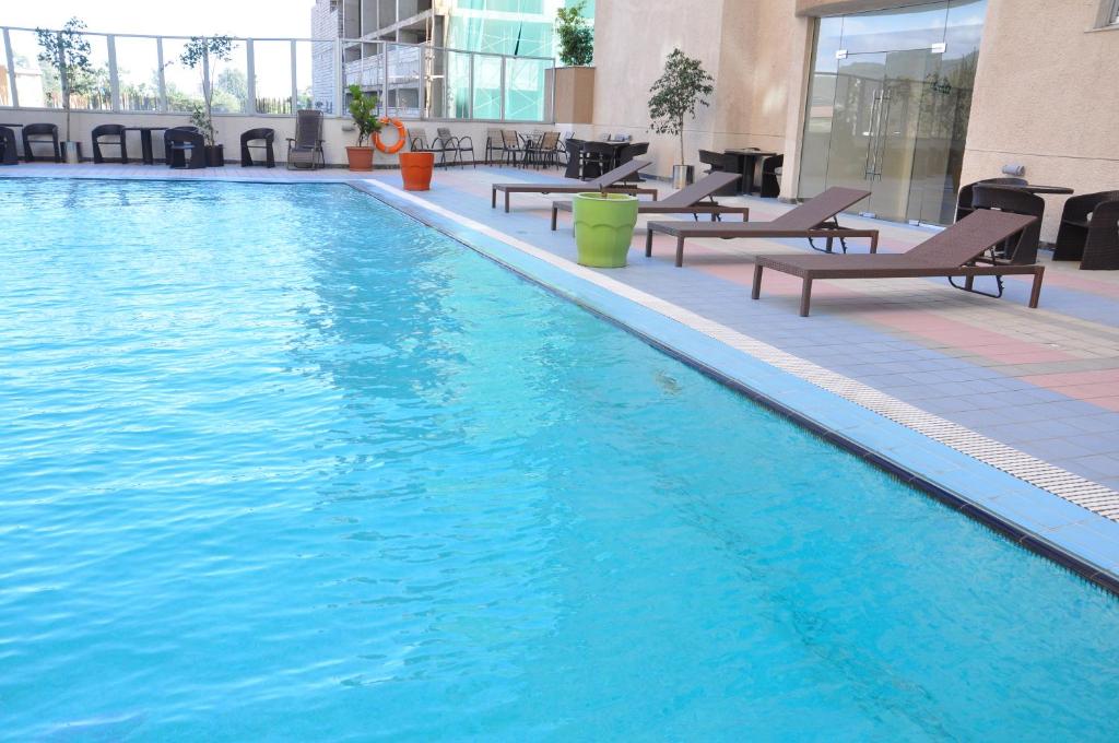 Elilly International Hotel Pool