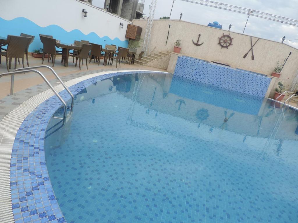 Crown Hotel Juba Pool